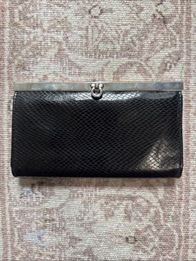 Toss Designs Black Textured Frame Clutch Wallet
